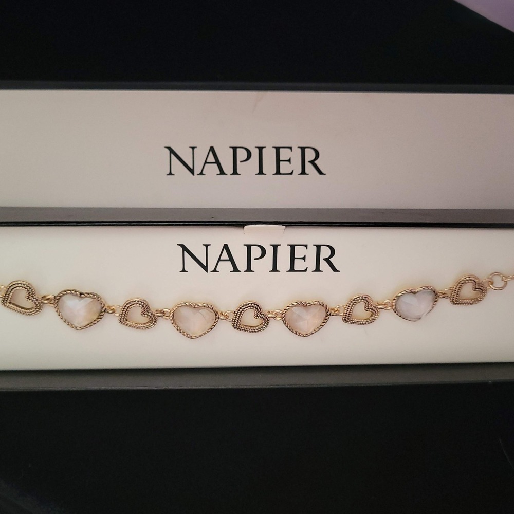 Napier Gold Tone Heart Link Bracelet Iridescent Faceted Stones NIB - Picture 6 of 6